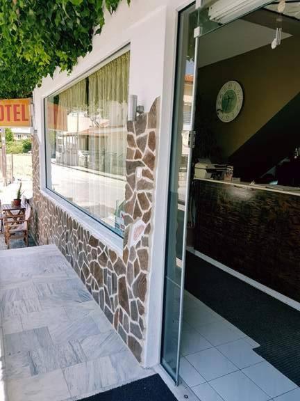 Hotel Paralia Неа-Карвалі Екстер'єр фото