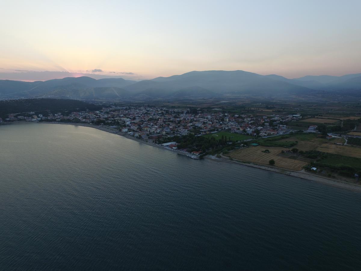 Hotel Paralia Неа-Карвалі Екстер'єр фото
