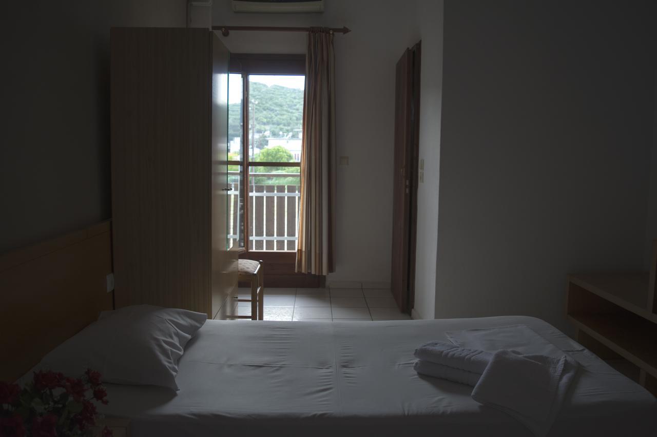 Hotel Paralia Неа-Карвалі Екстер'єр фото