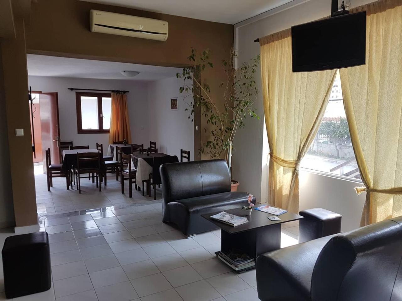 Hotel Paralia Неа-Карвалі Екстер'єр фото