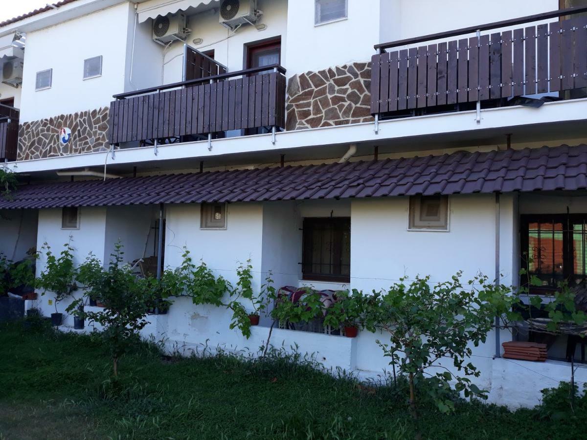 Hotel Paralia Неа-Карвалі Екстер'єр фото